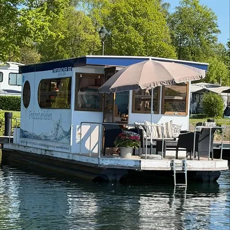 Hausboot Auf Dem Unterbacher Campsite Dusseldorf